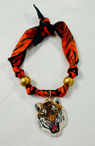 Fighting Tiger Scarf Necklace (Tiger Stripe)