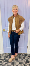 The Marilyn Vest (Mocha)