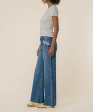 Maya Jean by Kut from the Kloth (Medium Wash)