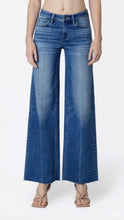 Midrise Clean Cut Jean (Dashing)